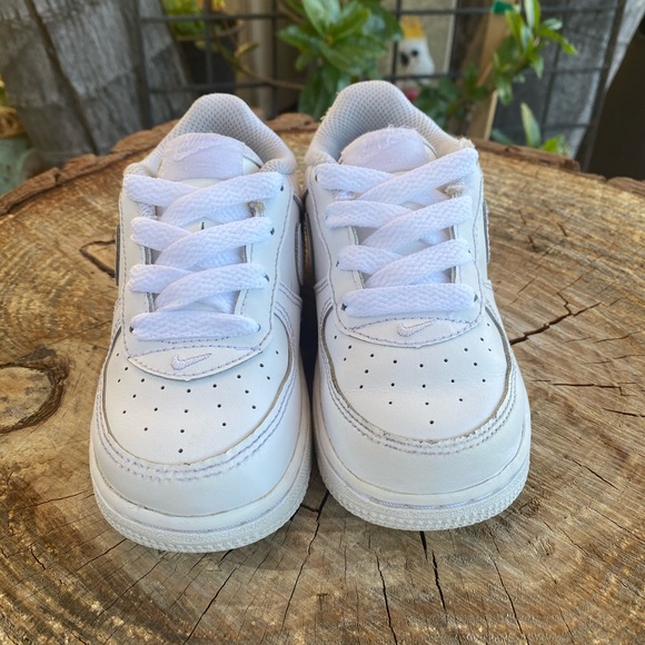 SOLD!NIKE AIR FORCE 1 | TODDLER | SNEAKERS | SIZE 8 - Picture 2 of 6